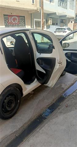 بی وای دی F0